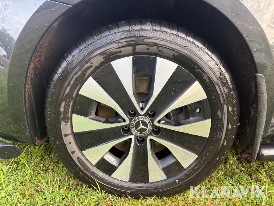 Personbilsdäck Continental 225/55R17 C 4 st med fälgar