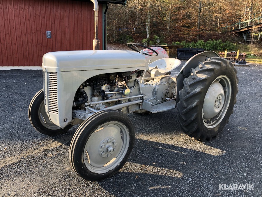 Traktor Massey Ferguson (Grålle)