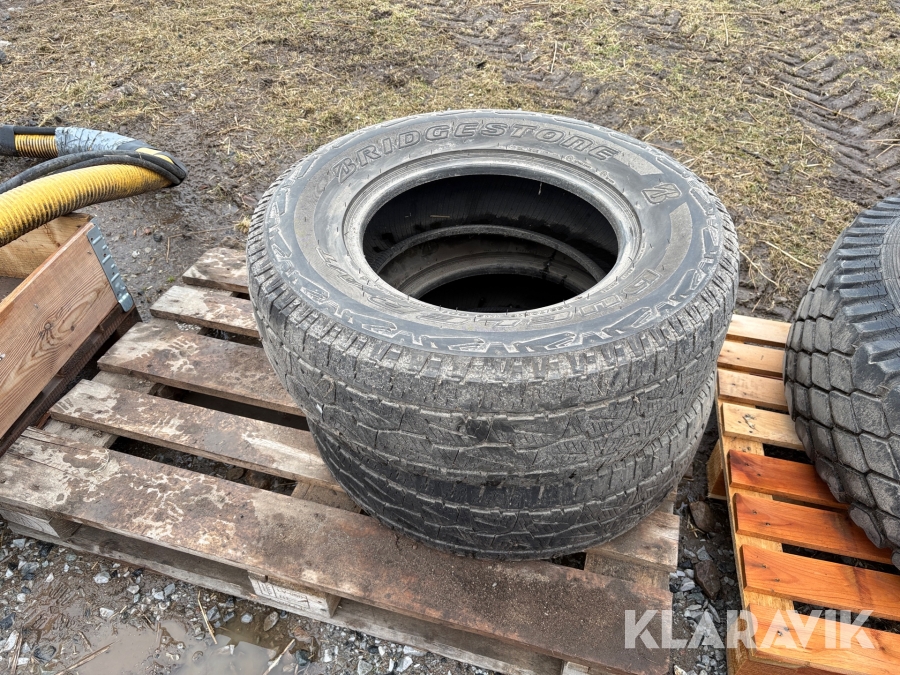 Däck Bridgestone Dueler 255/70R16 2st