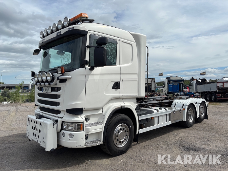 Lastväxlare Scania R490 plogutrustad
