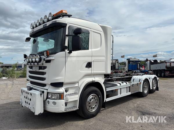 Lastväxlare Scania R490 plogutrustad