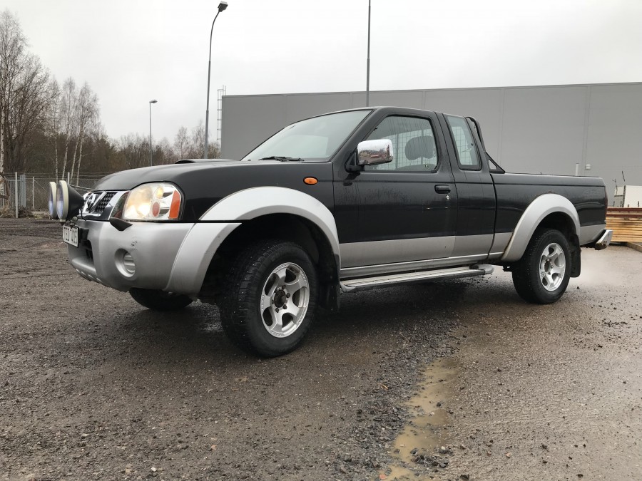 Pickup Nissan Navara king cab 2.5 4WD