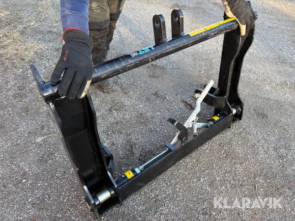 Trepunktsfäste till Stora BM LST M3BB