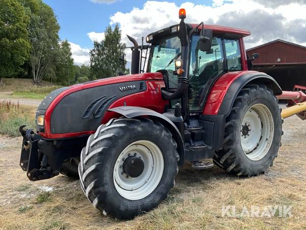 Traktor med frontlyft Valtra T202