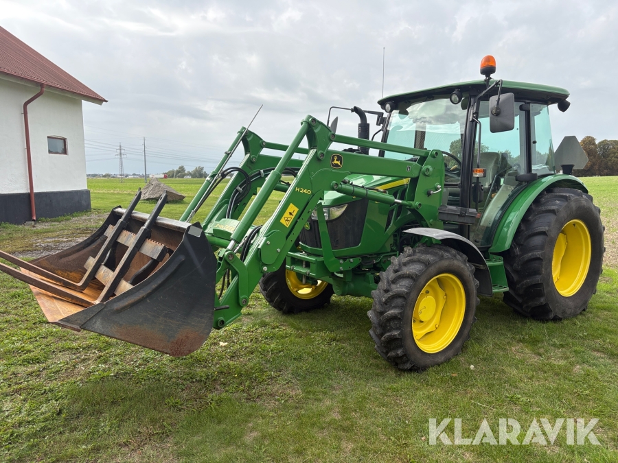 Traktor John Deere 5067 E med frontlastare