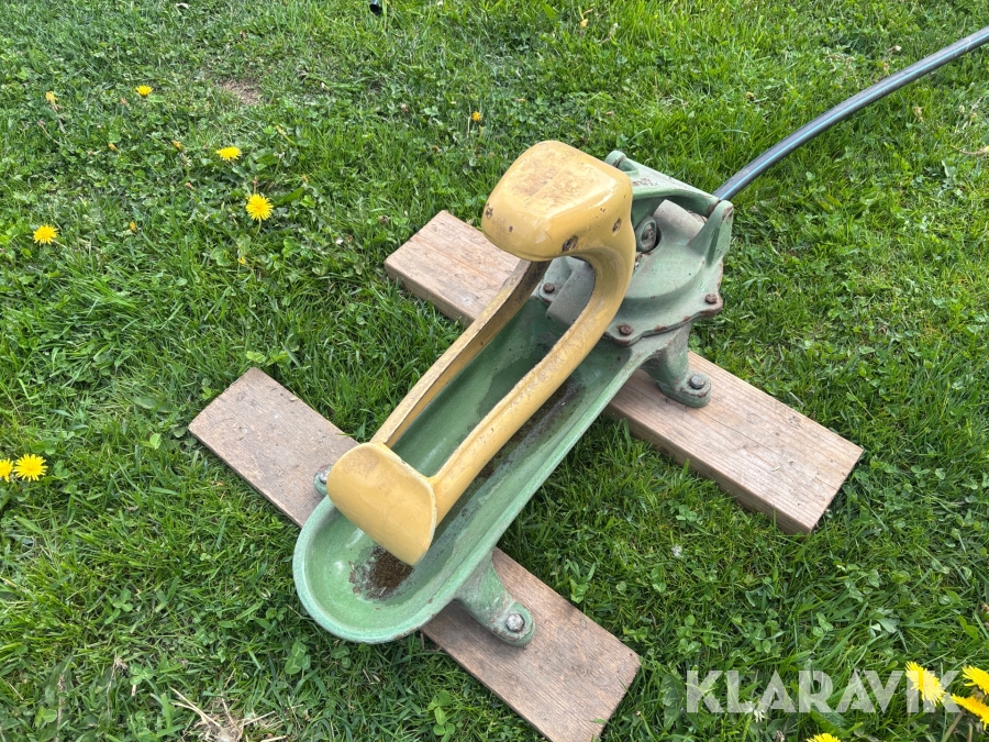 Betespumpar / vattenkoppar 2st