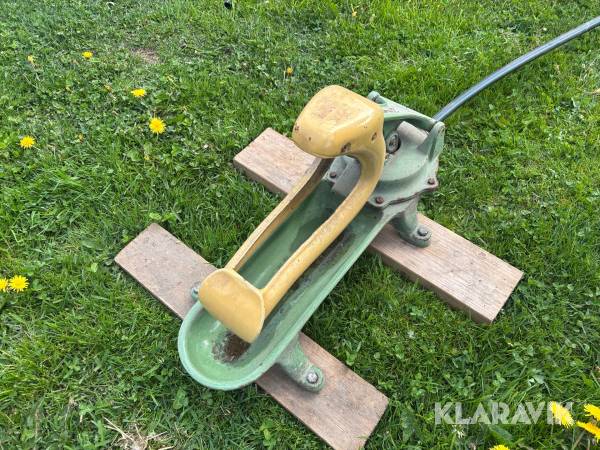 Betespumpar / vattenkoppar 2st