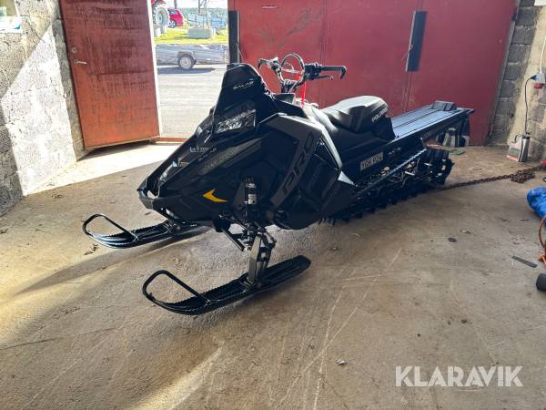 Snöskoter Polaris PRO RMK 800