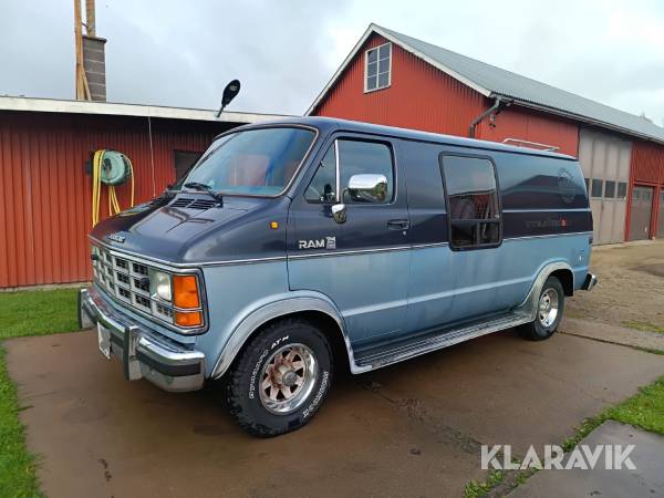 Dodge B250 Van