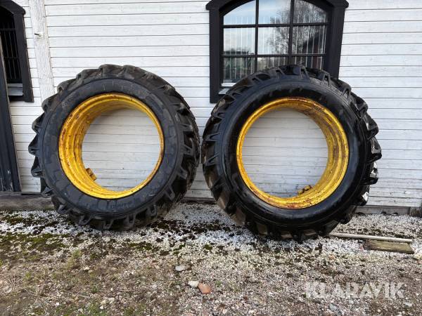 Dubbelmontage Dunlop Stabilarge Dylon på John Deere fälgar