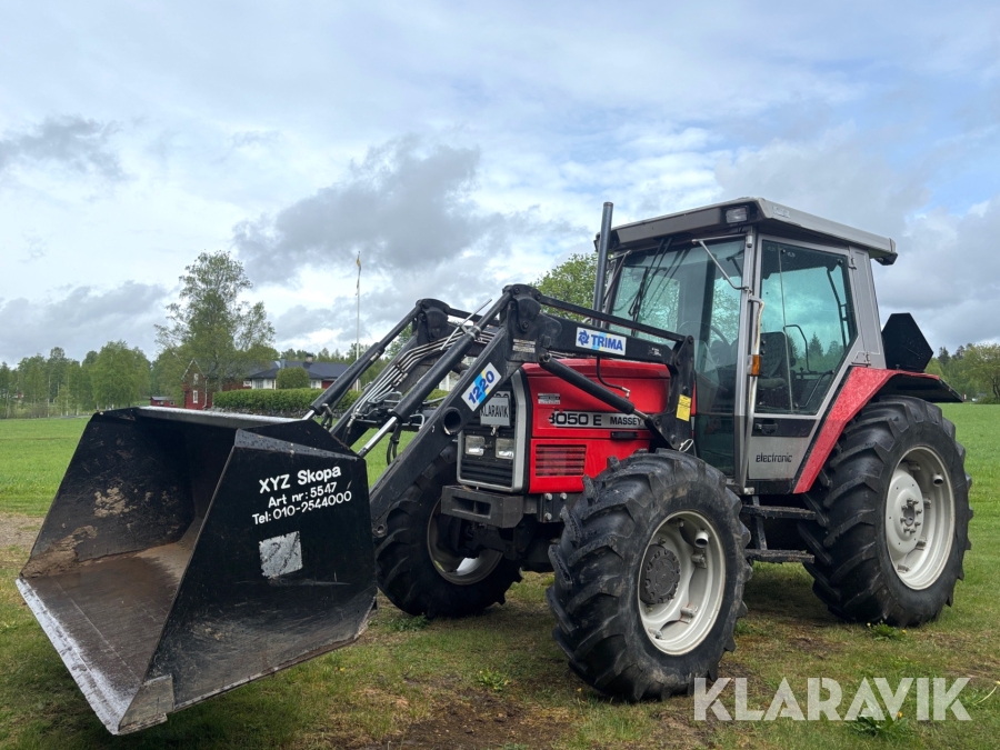 Traktor Massey Ferguson 3050E Frontlastare, skopa + snöblad och snöslunga