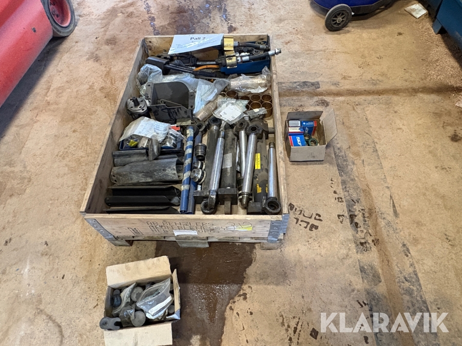 Parti med reservdelar till Engcon Engcon