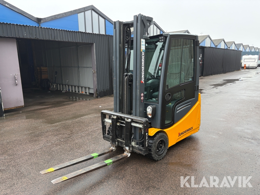 Truck Jungheinrich EFG 216k med låga timmar