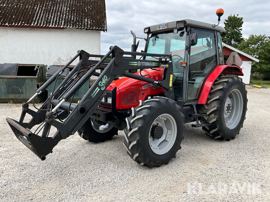 Traktor Massey Ferguson 4335 med lastare