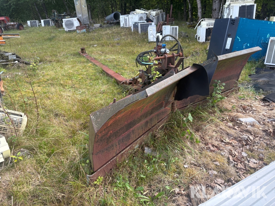 Vikplog med bom Holms KHV 240