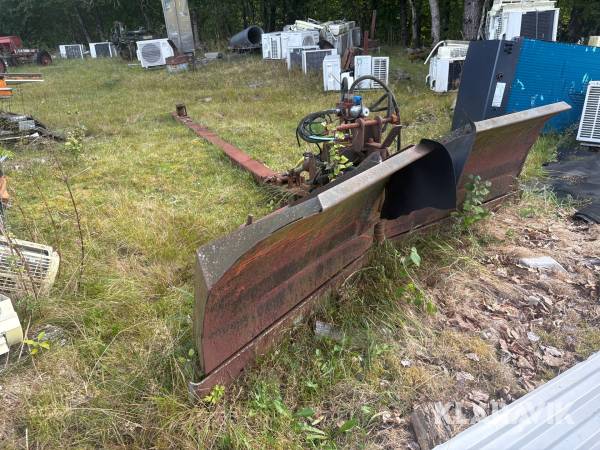 Vikplog med bom Holms KHV 240