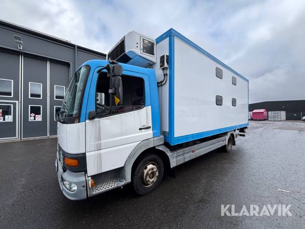 Lastbil Mercedes-Benz 815 L med värme, kyla och frys aggregat