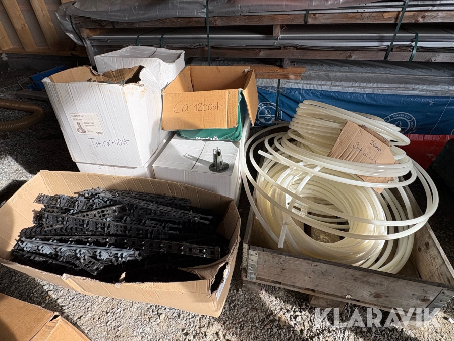 Slang  för golvvärme med infästningar