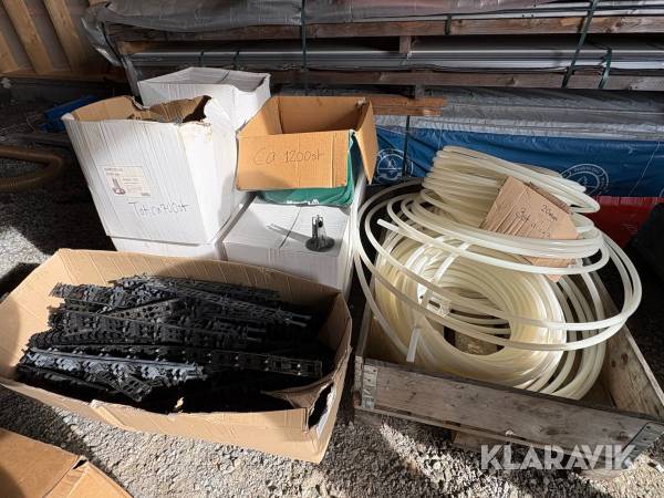 Slang  för golvvärme med infästningar