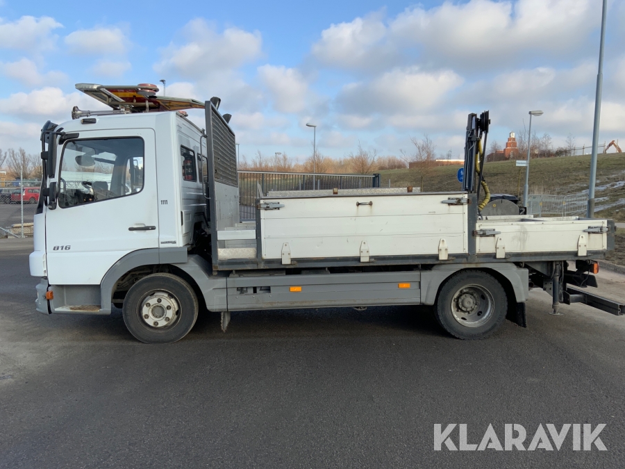 Lastbil Mercedes-Benz Atego 816 med kran