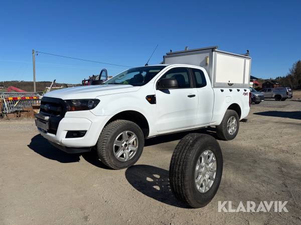 Pickup Ford Ranger Supercab 4x4 med Flakkåpa