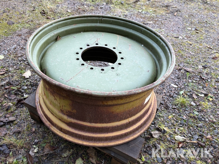 Fälg till traktorgrävare