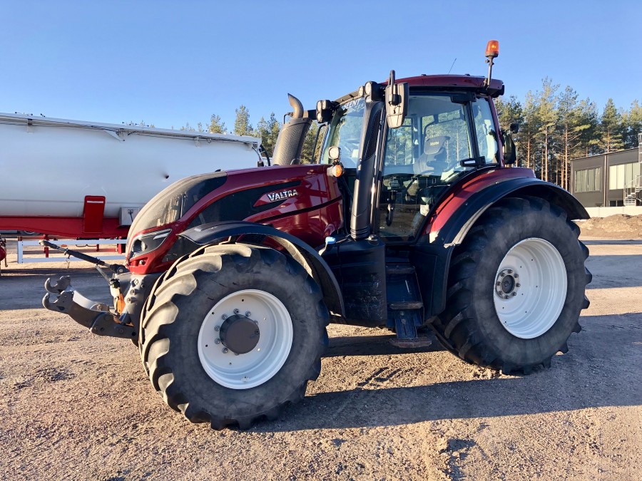 Traktor Valtra T234