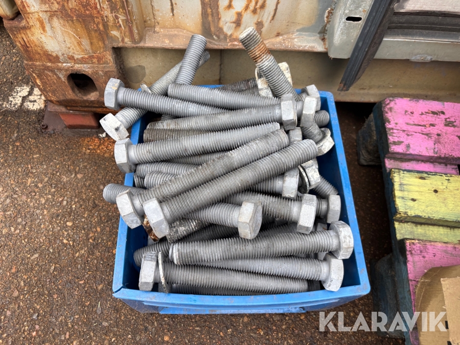 Låda med bultar, Stockholm, Klaravik auktioner