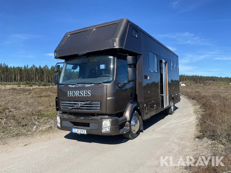 Lastbil Volvo FL240 Hästlastbil