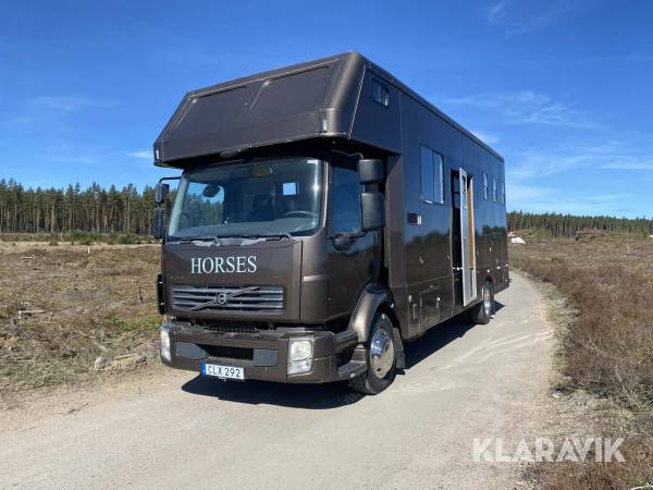 Lastbil Volvo FL240 Hästlastbil