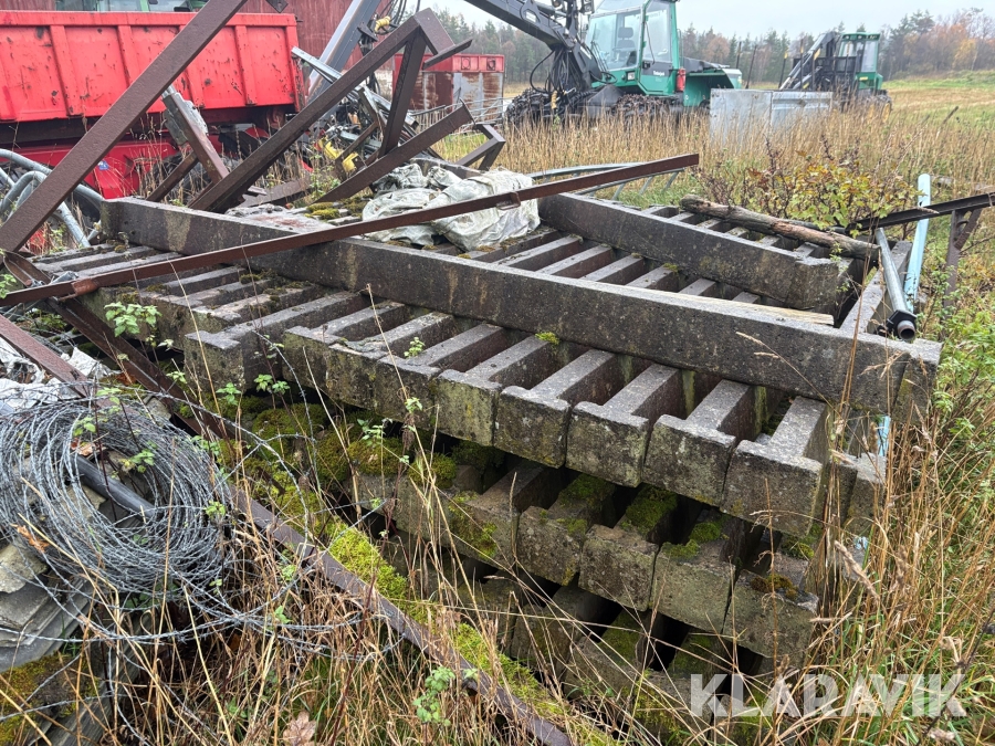 Betongspaltar 2.8 långa, 50st