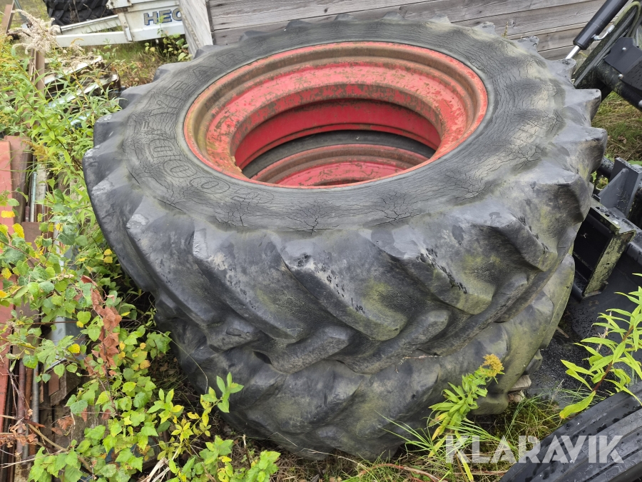 Traktordäck Volvo BM 800 serie Goodyear 18.4R38