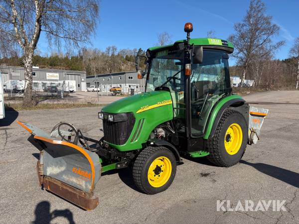 Kompakttraktor John Deere 3720 med Vikplog & Sandspridare