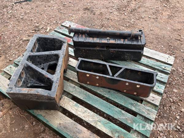 Frontvikt till Case MX