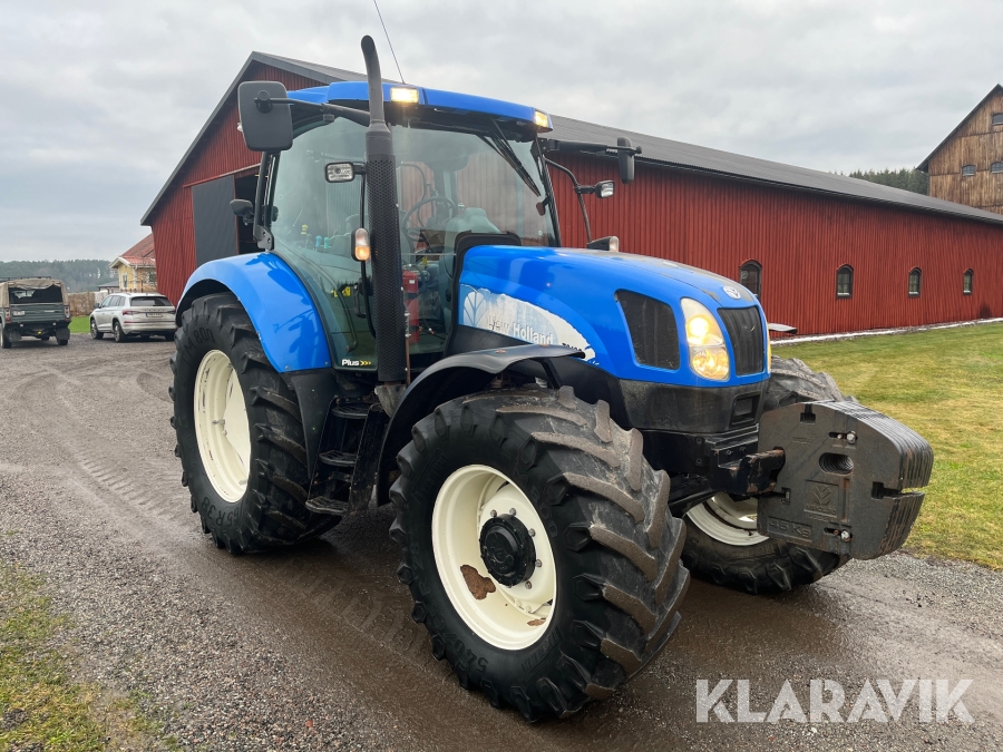 Traktor New Holland TS135A