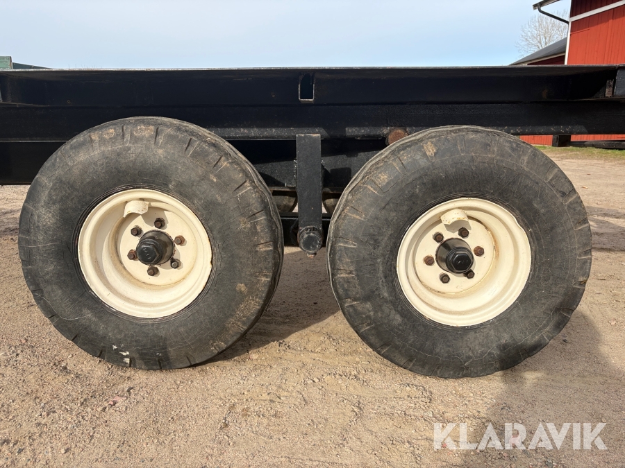 Maskintrailer med tipp