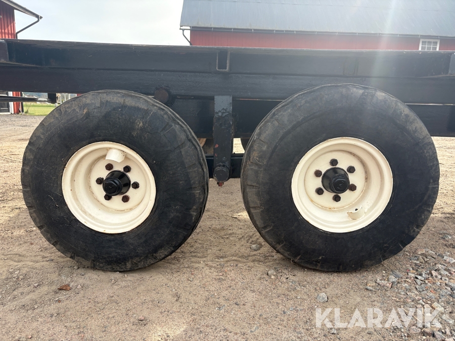 Maskintrailer med tipp