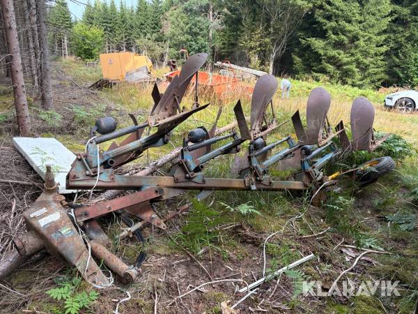 Växelplog 4 skärig Fiskars AFK 498