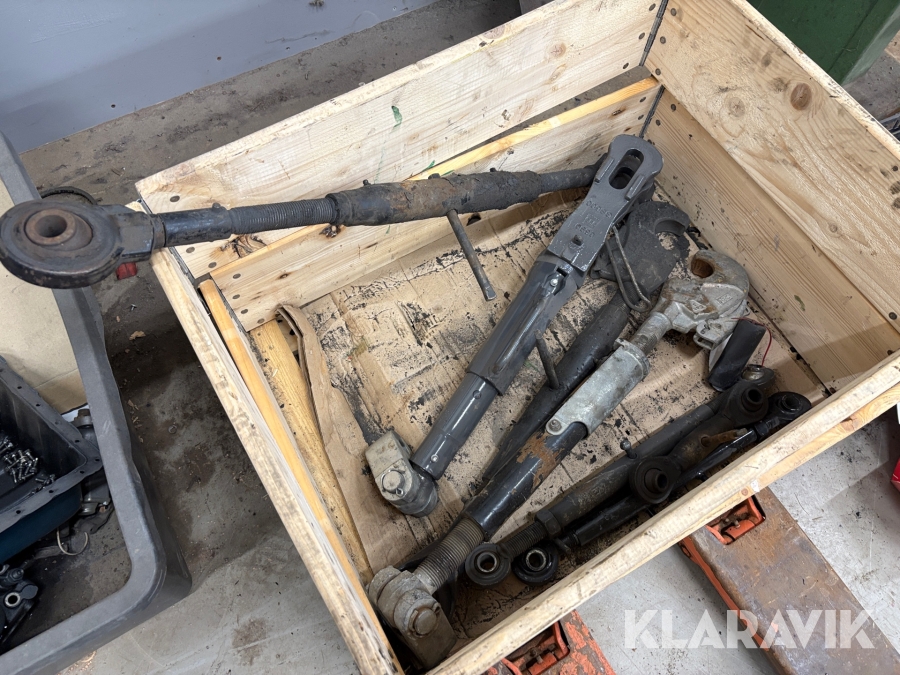 Parti med hydraulcylinder, tryckstång, lyftkulor