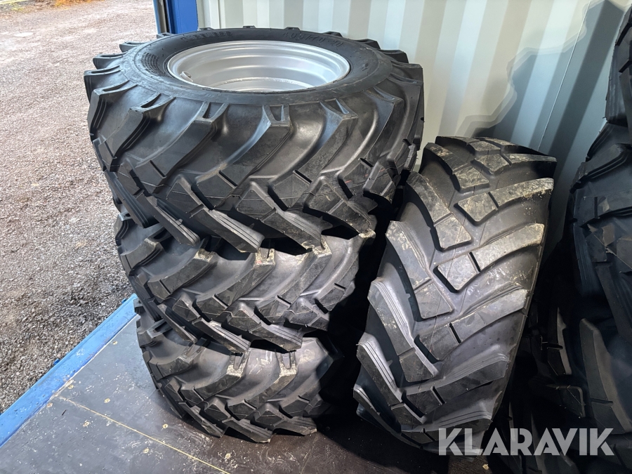 Lantbruksdäck Bostone 405/70R20 med fälg till L30/L35 4st
