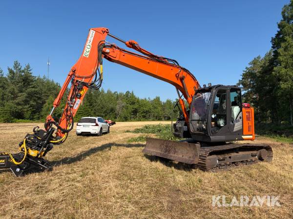 Grävmaskin Hitachi ZX 135 US-6 med redskap