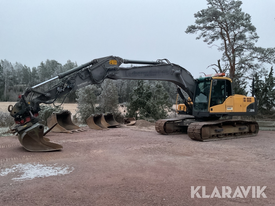 Grävmaskin Volvo EC210CL med 6st redskap