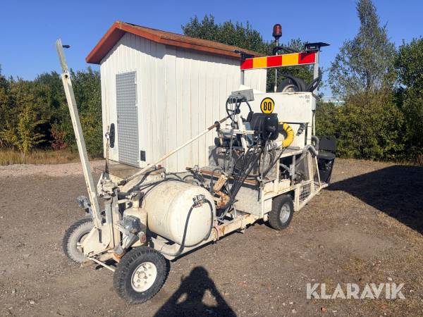 Vägmålningsmaskin Oulo 322