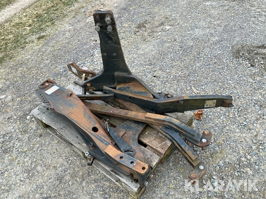 Fäste till frontlastare Ålö Valtra 6000-serien