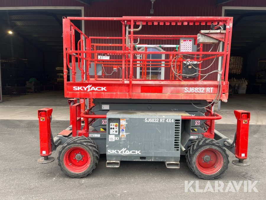 Saxlift Skyjack SJ6832 RT 4 x 4