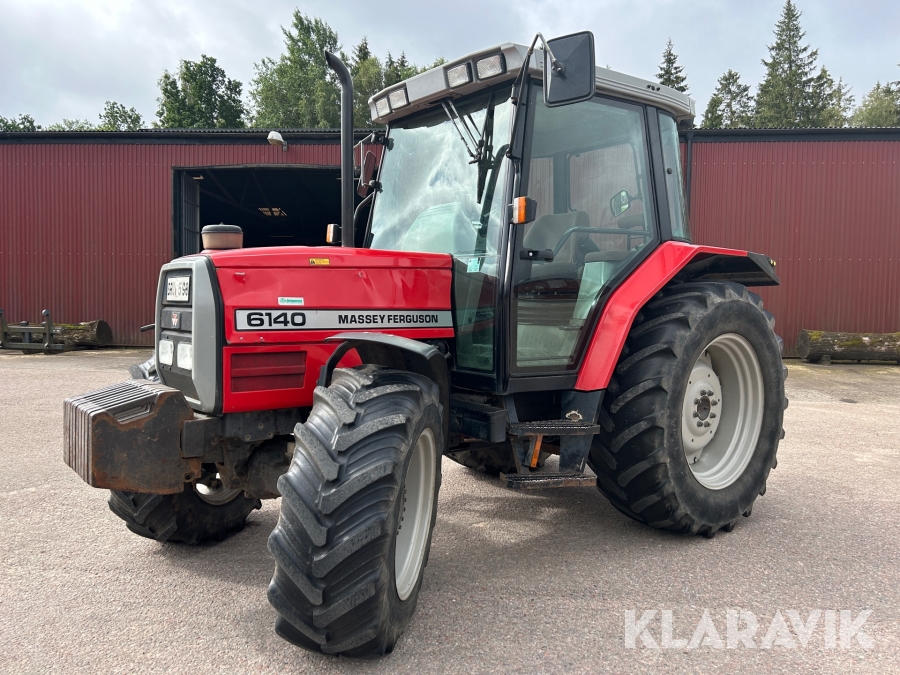 Traktor Massey Ferguson 6140
