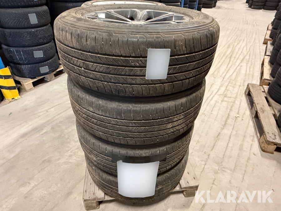 Sommardäck Kumho Crugen HP71 245/65 R17 107V på alufälgar 4st