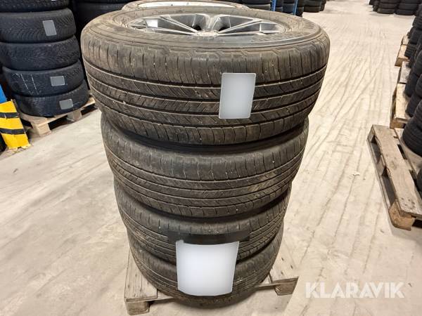 Sommardäck Kumho Crugen HP71 245/65 R17 107V på alufälgar 4st
