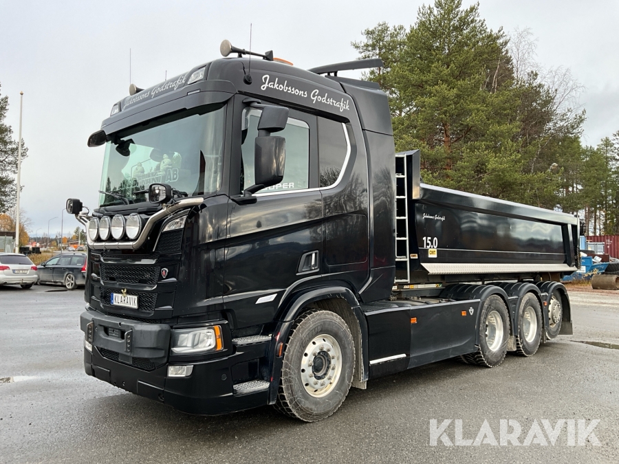 Lastväxlare Scania R650 plogutrustad