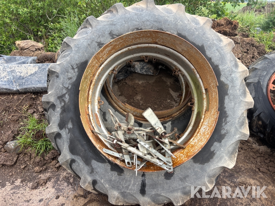 Dubbelmontage Dunlop 16.9/14-34 med ringar och spännare